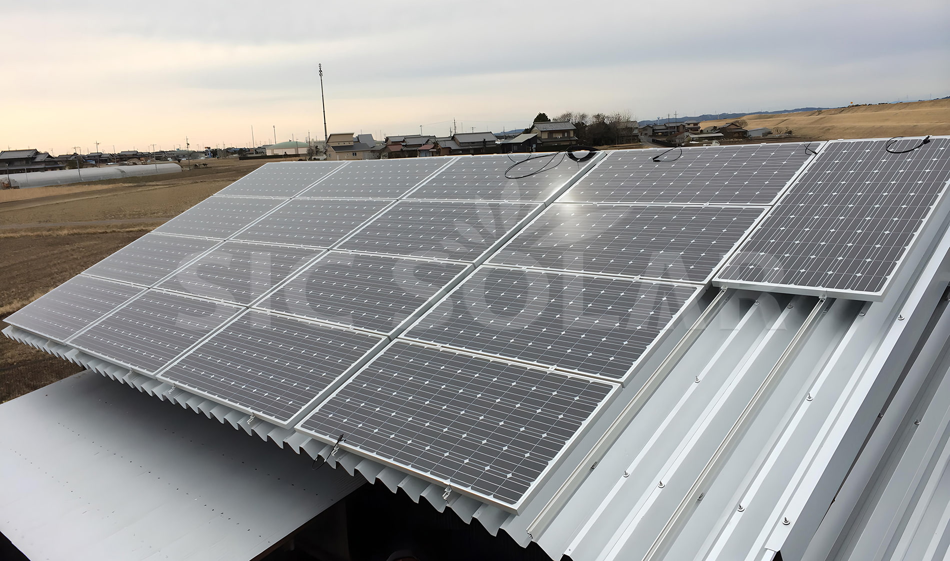 Giá đỡ năng lượng mặt trời trên mái nhà bằng kim loại