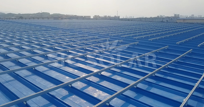 Kẹp mái năng lượng mặt trời cho mái Klip Lok