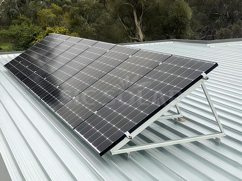 hệ thống lắp đặt mái nhà năng lượng mặt trời