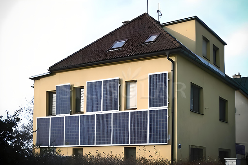 Gắn bảng điều khiển tường năng lượng mặt trời