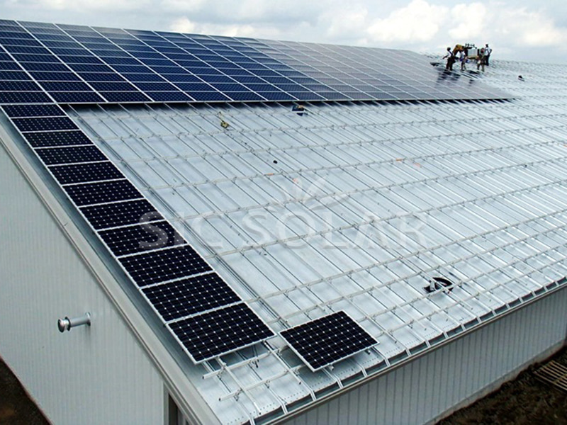 Hệ thống tấm pin mặt trời lắp trên mái nhà 400KW tại Canada