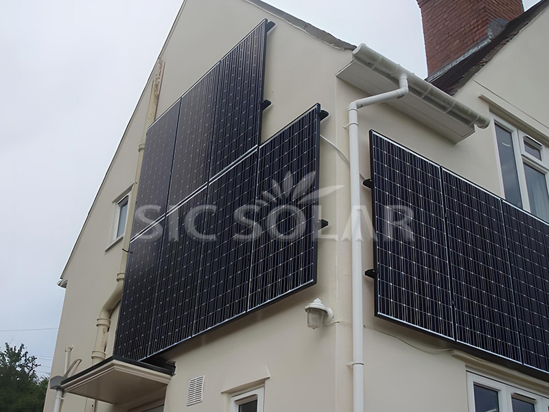 Lắp đặt tấm pin mặt trời 5KW trên tường thẳng đứng tại Anh